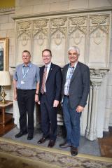 župan z direktorjem(a) Niagara parks